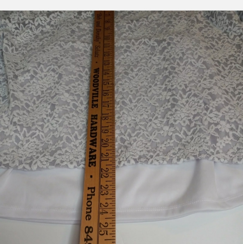 Lace‎ Blouse - Picture 15 of 15